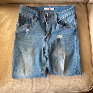 Levi’s 721 high rise skinny ripped size 26